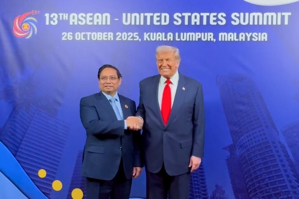 Thủ Tướng Phạm Minh Chính và Tổng Thống Donald Trump tại Hội nghị Cấp cao ASEAN - Hoa Kỳ lần thứ 13. 